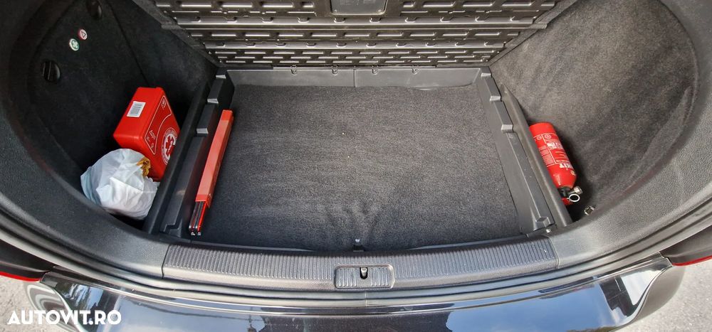 Volkswagen Golf 2.0 TDI BlueMotion Technology Comfortline DSG - 13