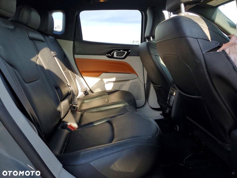 Jeep Compass - 10