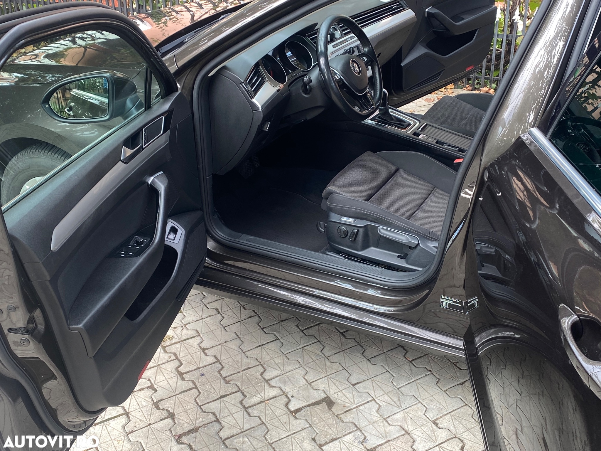 Volkswagen Passat 2.0 TDI (BlueMotion Technology) DSG Comfortline - 11