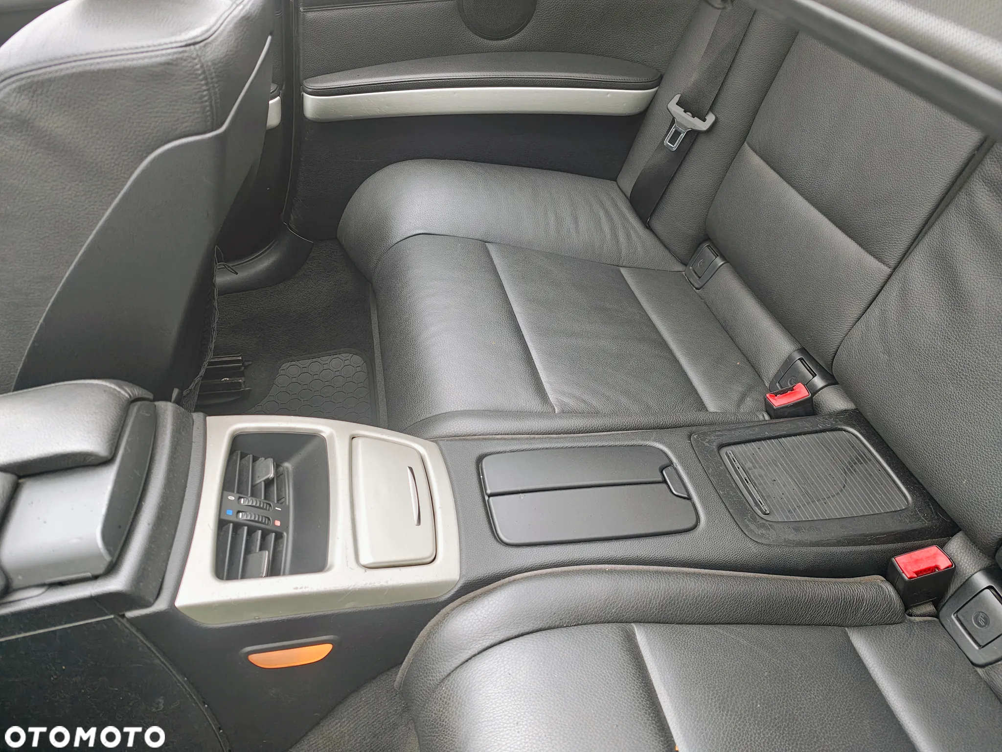 BMW Seria 3 325i - 25
