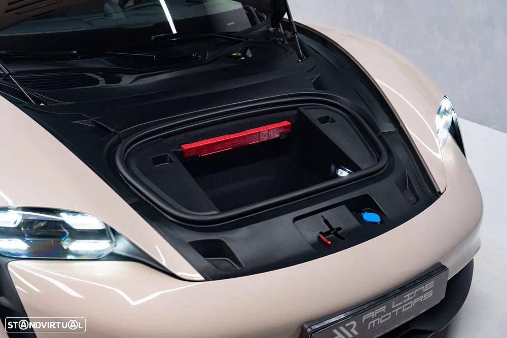 Porsche Taycan Sport Turismo 4S - 8