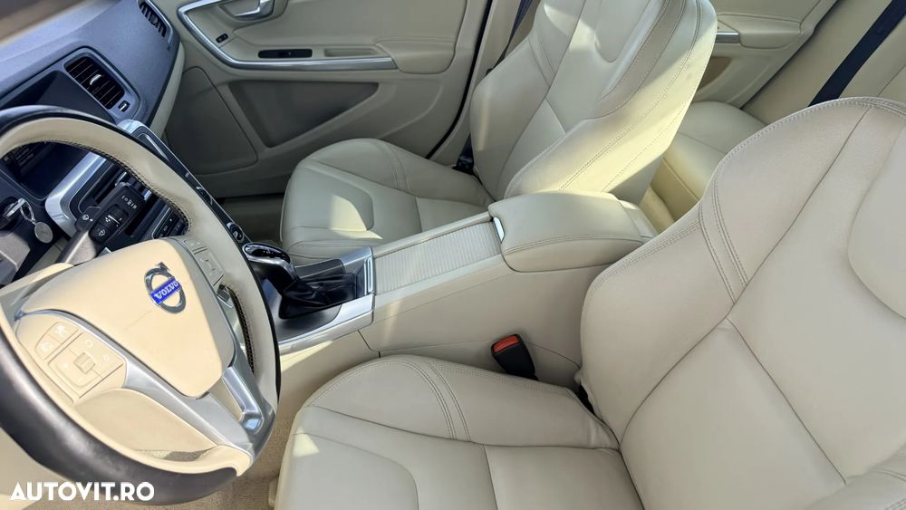 Volvo S60 D5 Summum - 7