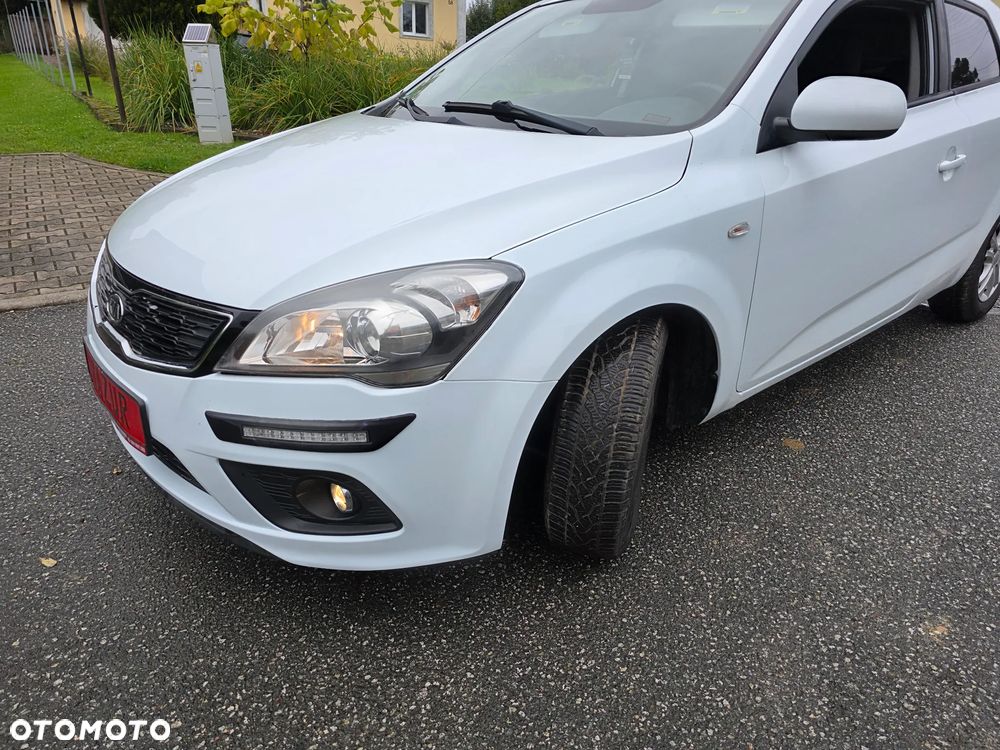 Kia ProCeed pro Ceed 1.4 CVVT Dream-Team Edition - 24