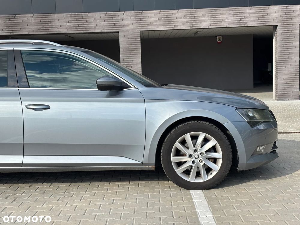 Skoda Superb 2.0 TDI Style DSG - 11