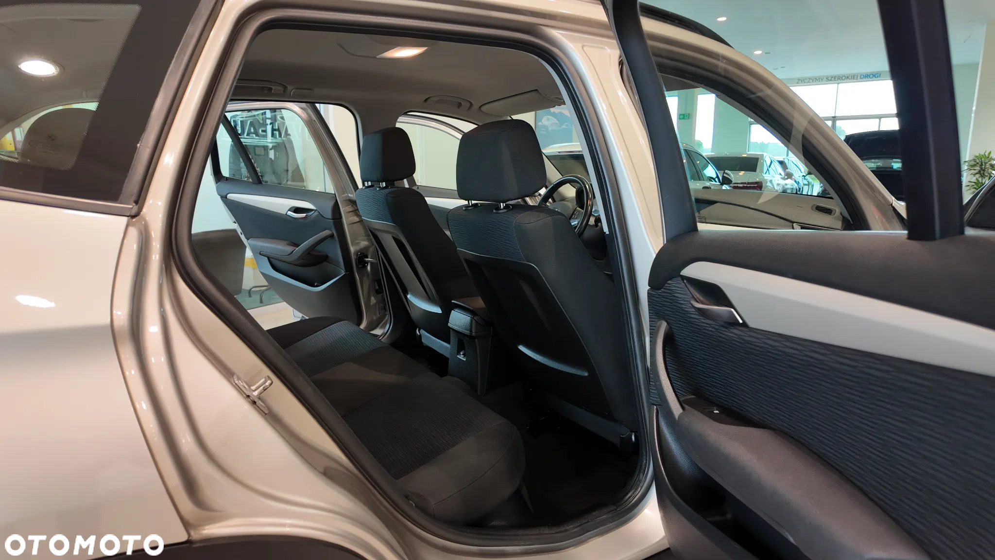 BMW X1 sDrive18i - 33
