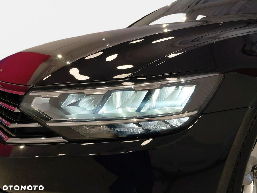 Volkswagen Passat Variant 2.0 TSI Business DSG - 9
