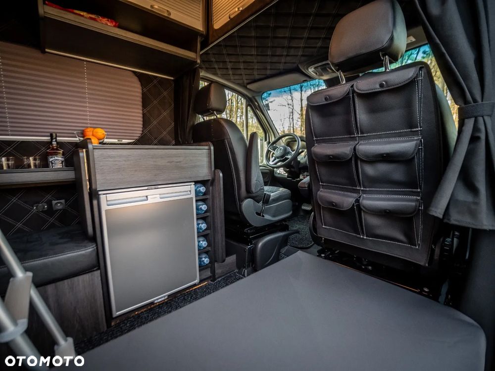 Mercedes-Benz Sprinter - 24