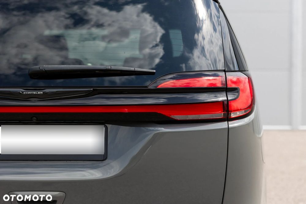 Chrysler Pacifica - 5
