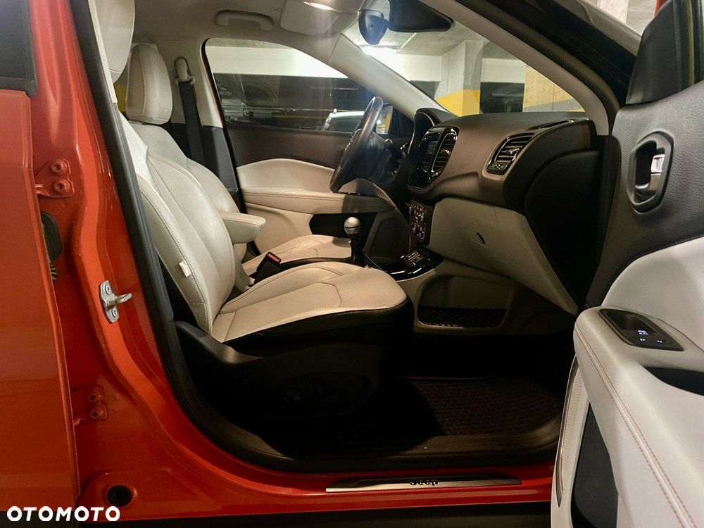 Jeep Compass - 14