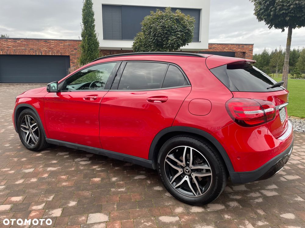 Mercedes-Benz GLA 200 7G-DCT Urban - 6