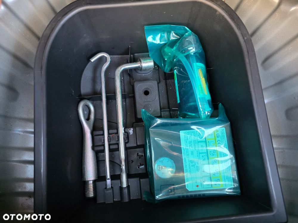 Mitsubishi Colt 1.3 Inform - 17