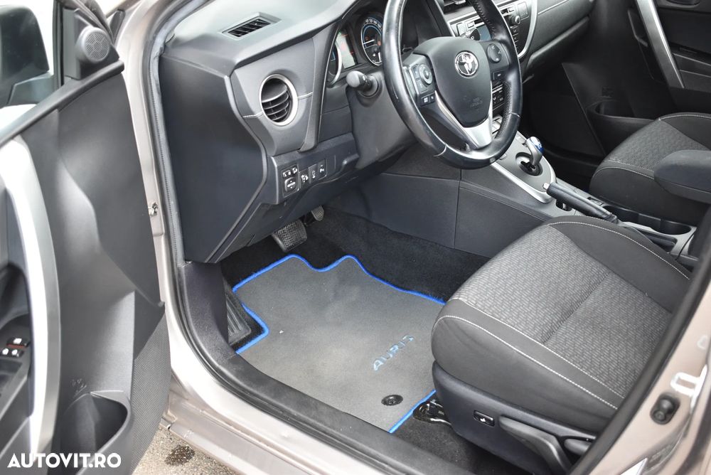 Toyota Auris 1.8 L VVT-i Luna - 18