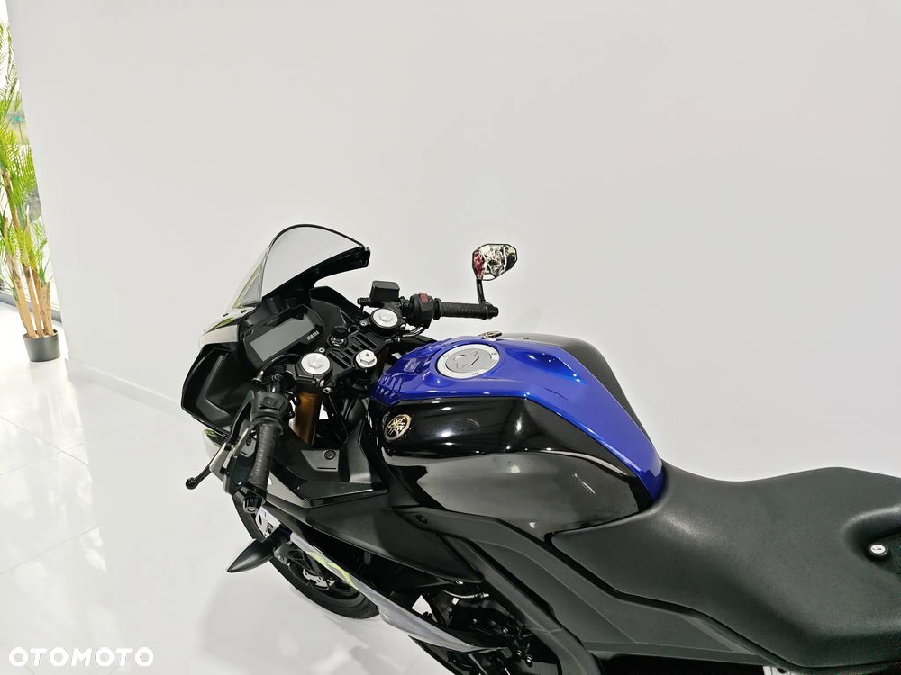 Yamaha YZF - 12