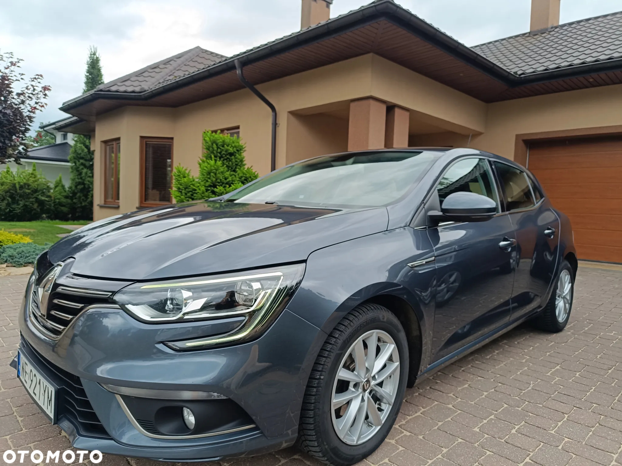 Renault Megane 1.5 Blue dCi Intens - 2