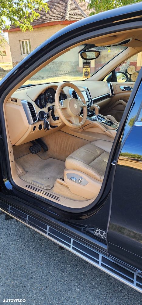 Porsche Cayenne - 6