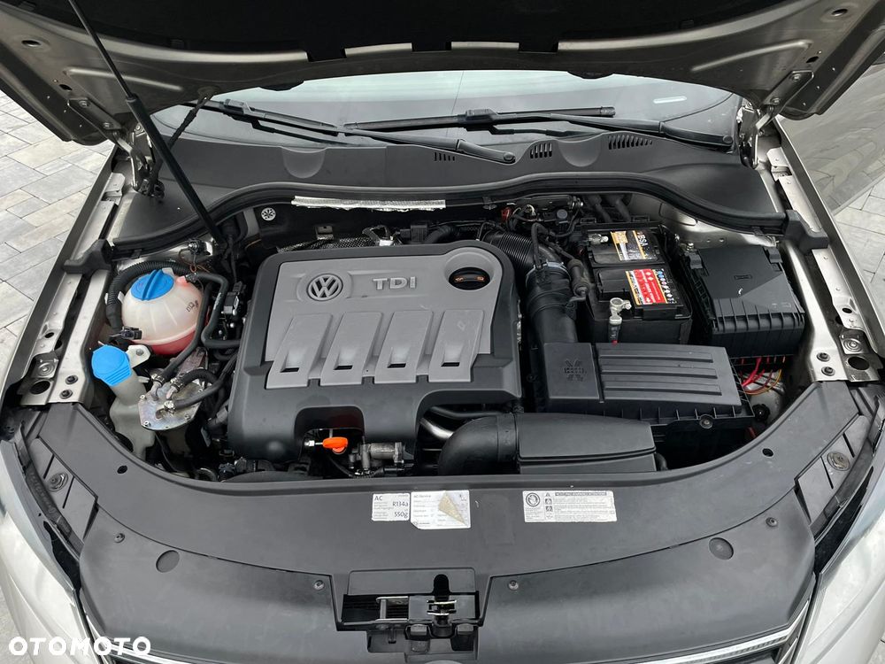 Volkswagen Passat 2.0 TDI BlueMotion Technology Highline - 33