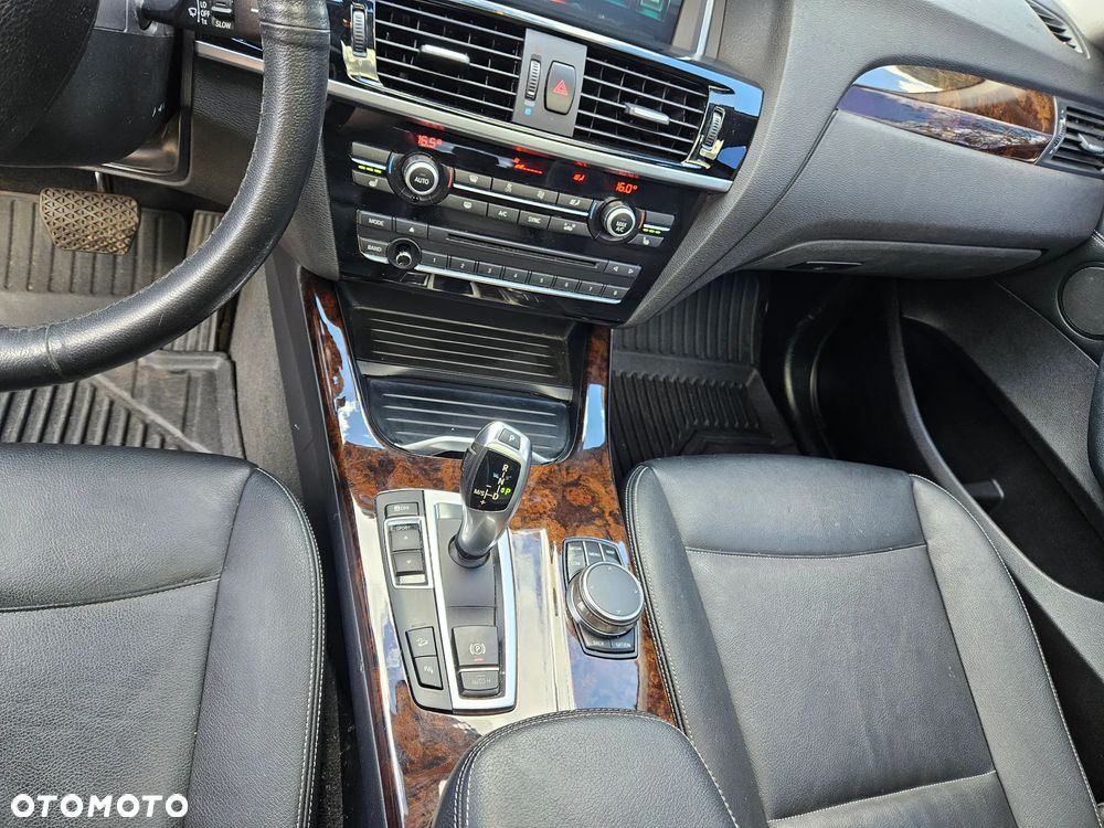 BMW X3 xDrive28i Sport-Aut xLine - 33