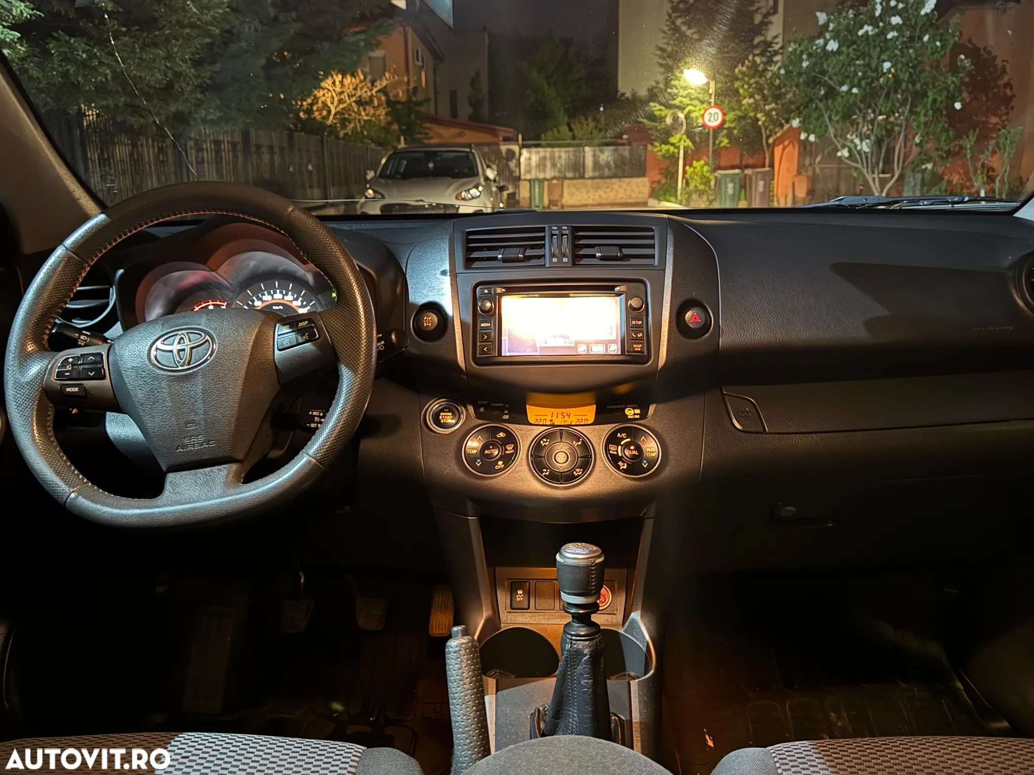 Toyota RAV4 2.2 D-4D Comfort - 15