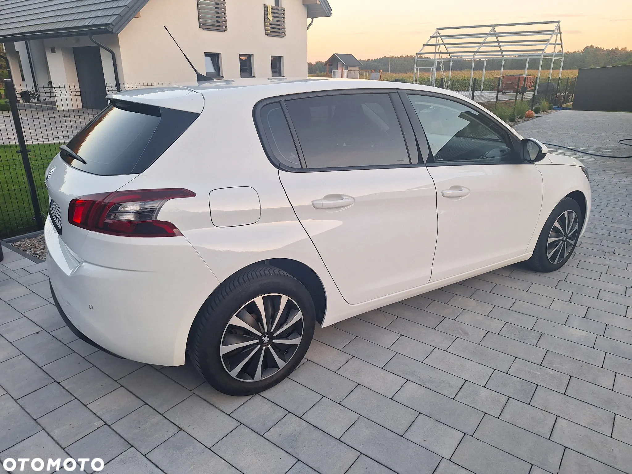 Peugeot 308 1.5 BlueHDi Allure S&S - 6