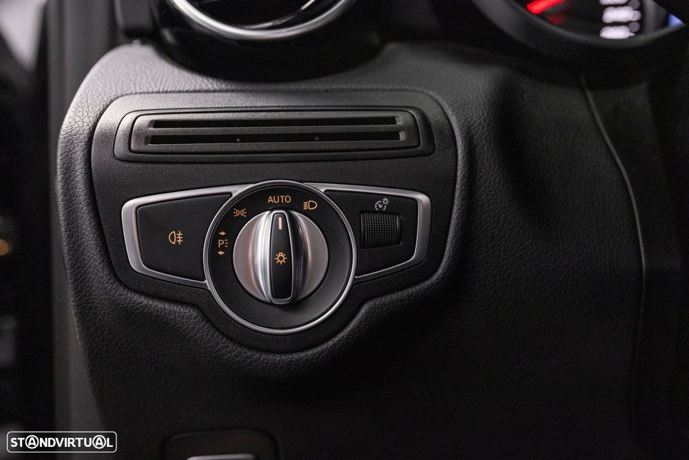 Mercedes-Benz GLC 300 e Coupe 4Matic 9G-TRONIC AMG Line - 22