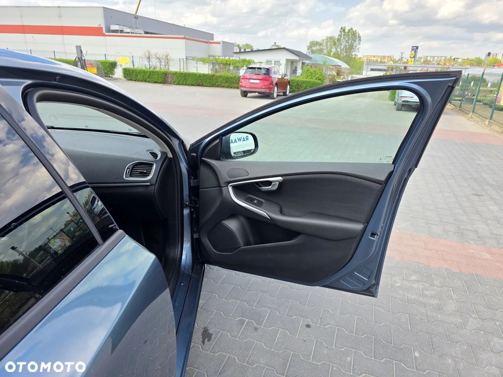 Volvo V40 T3 - 10