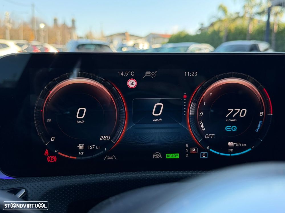 Mercedes-Benz CLA 250 e Shooting Brake AMG Line - 36