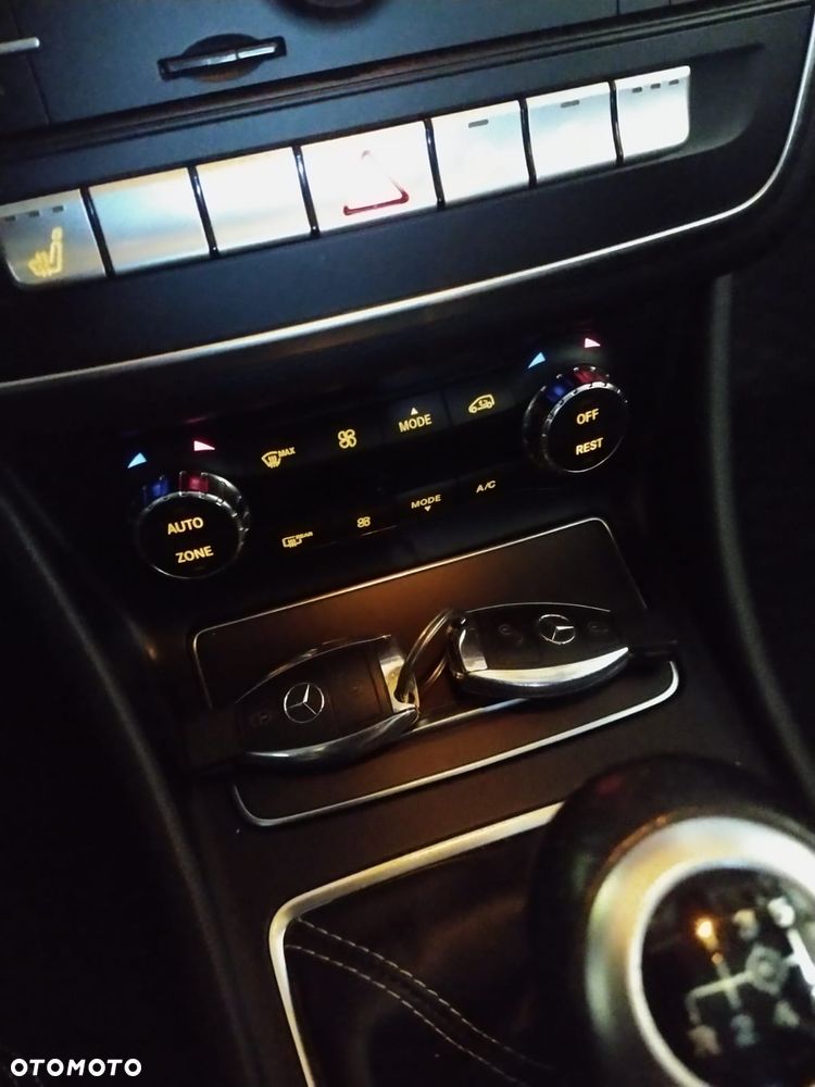 Mercedes-Benz GLA - 8
