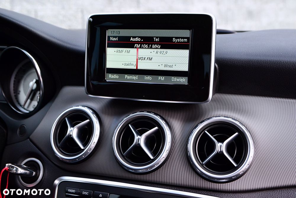 Mercedes-Benz GLA 200 Urban - 22
