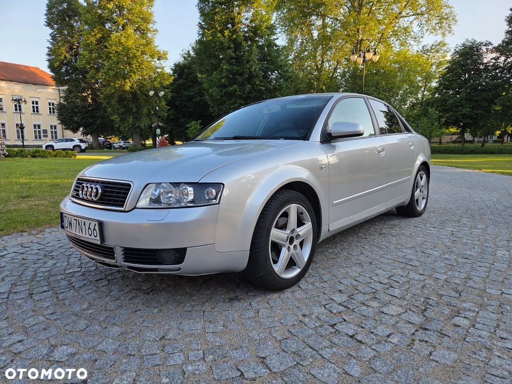 Audi A4 Limousine - 3