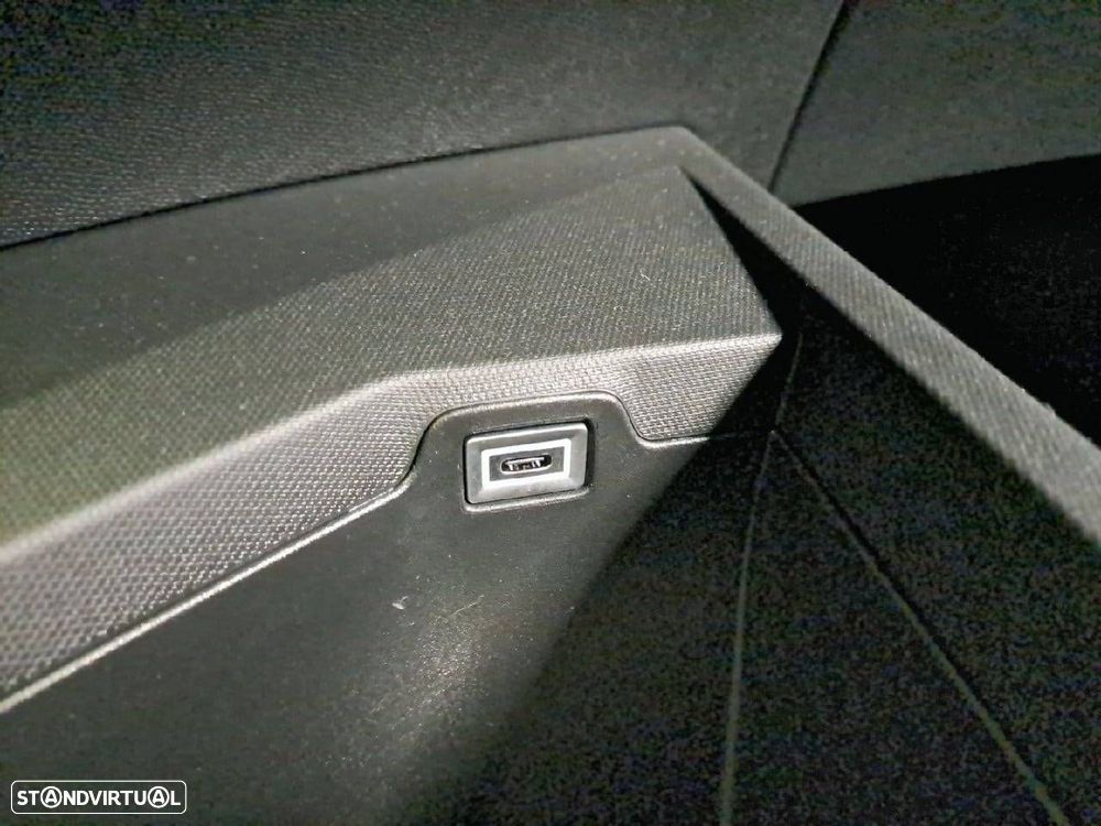 Peugeot 3008 1.2 Hybrid Allure e-DCS6 - 24