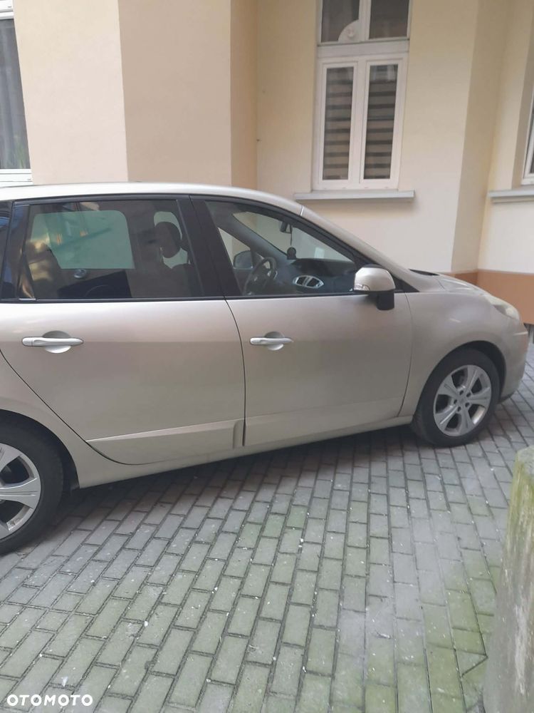 Renault Scenic TCe 130 Dynamique - 8