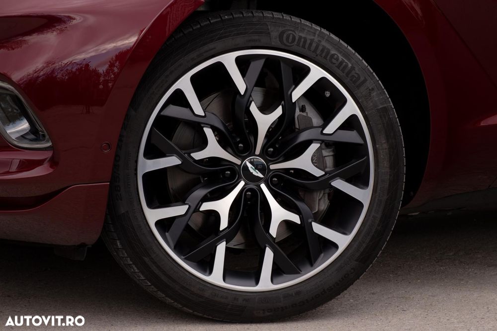 Aston Martin DBX - 7