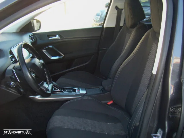 Peugeot 308 SW 1.2 PureTech Allure Pack EAT8 - 41