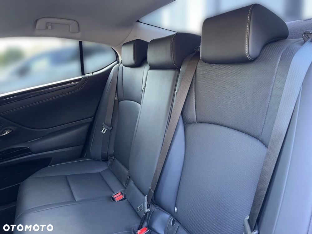 Lexus ES - 6