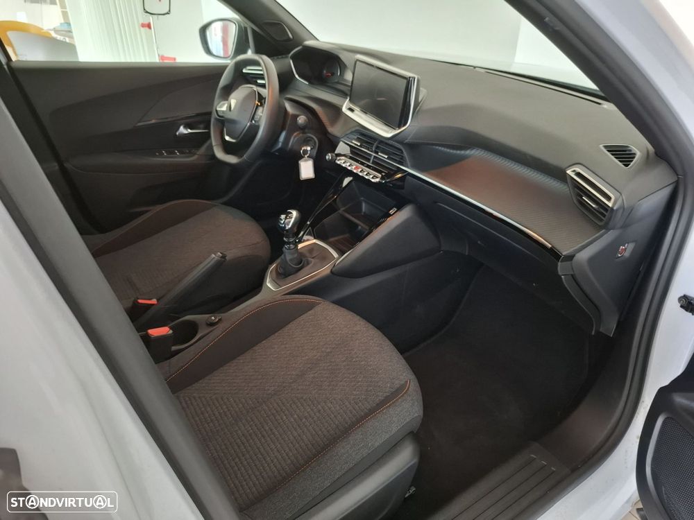 Peugeot 2008 1.2 PureTech Style - 12