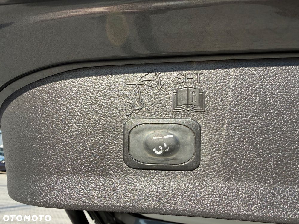 Ford Kuga 1.5 EcoBoost 2x4 Titanium - 8