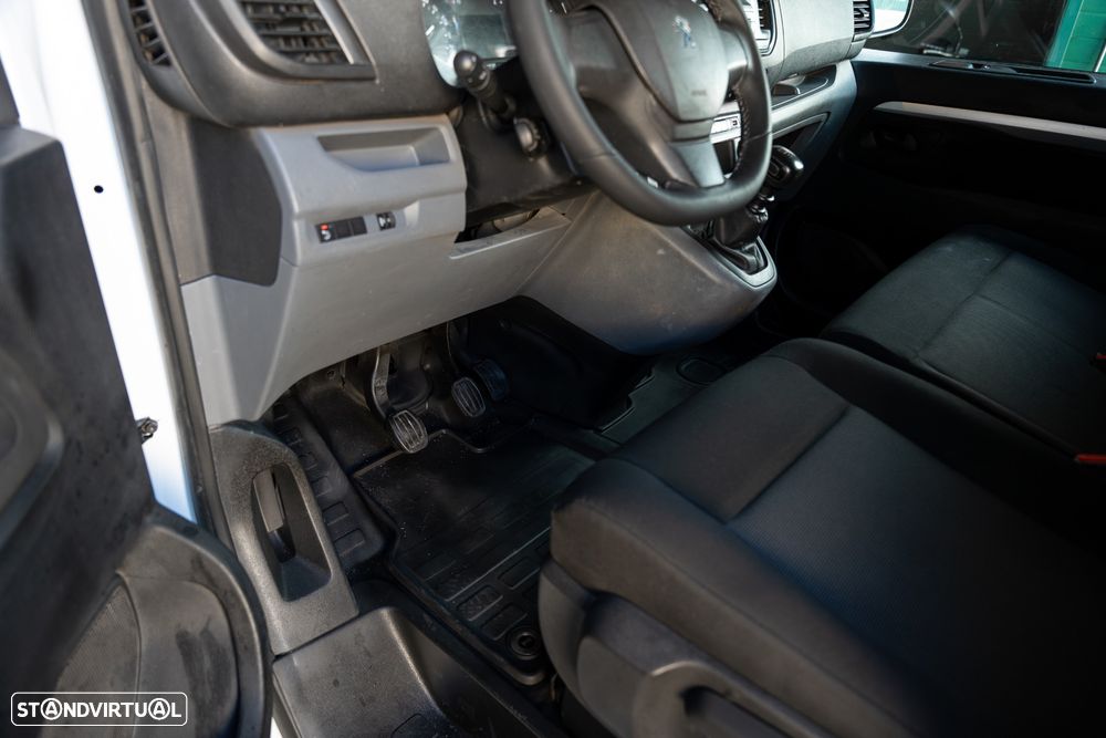 Peugeot Expert 6 lugares - 13