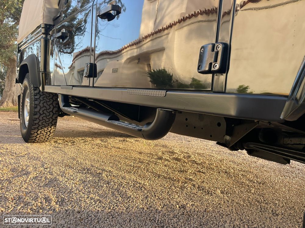 Land Rover Defender - 19