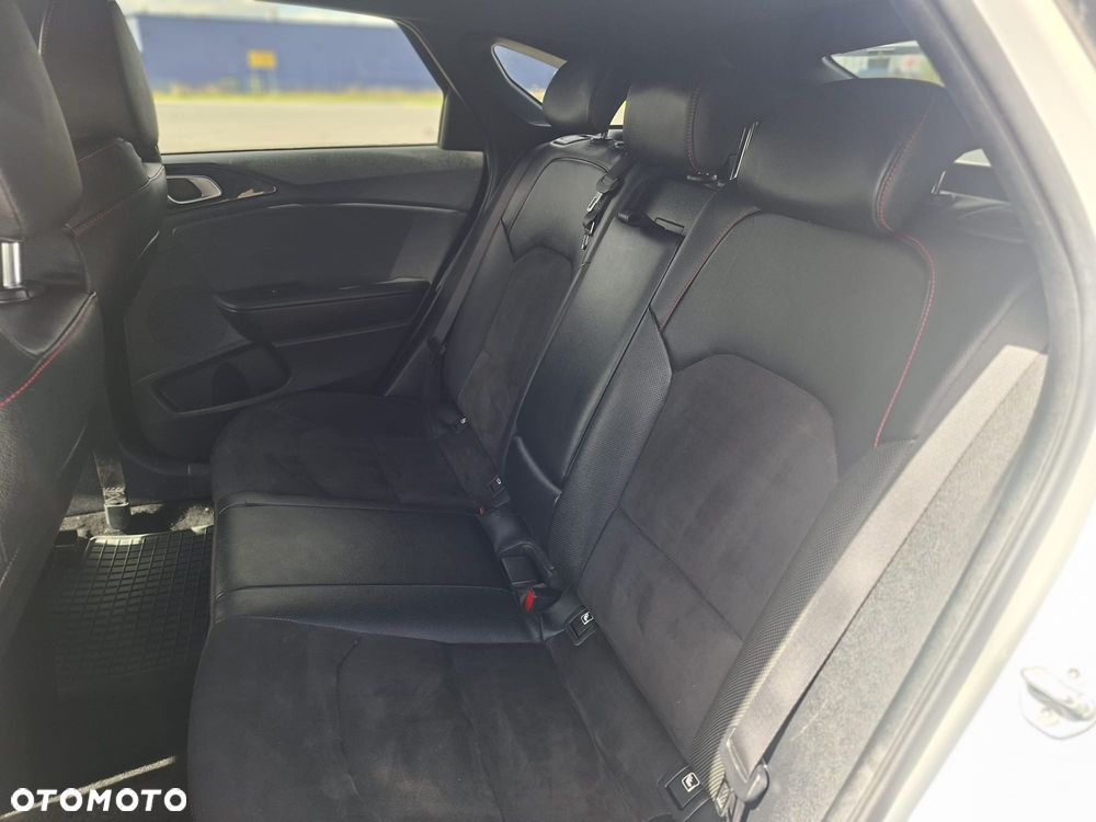 Kia ProCeed 1.6 T-GDI GT DCT - 9