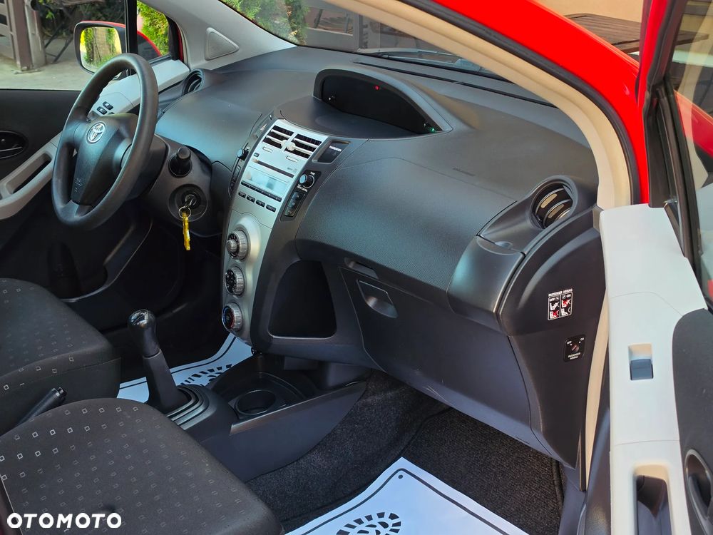 Toyota Yaris 1.3 VVT-i Sol - 6