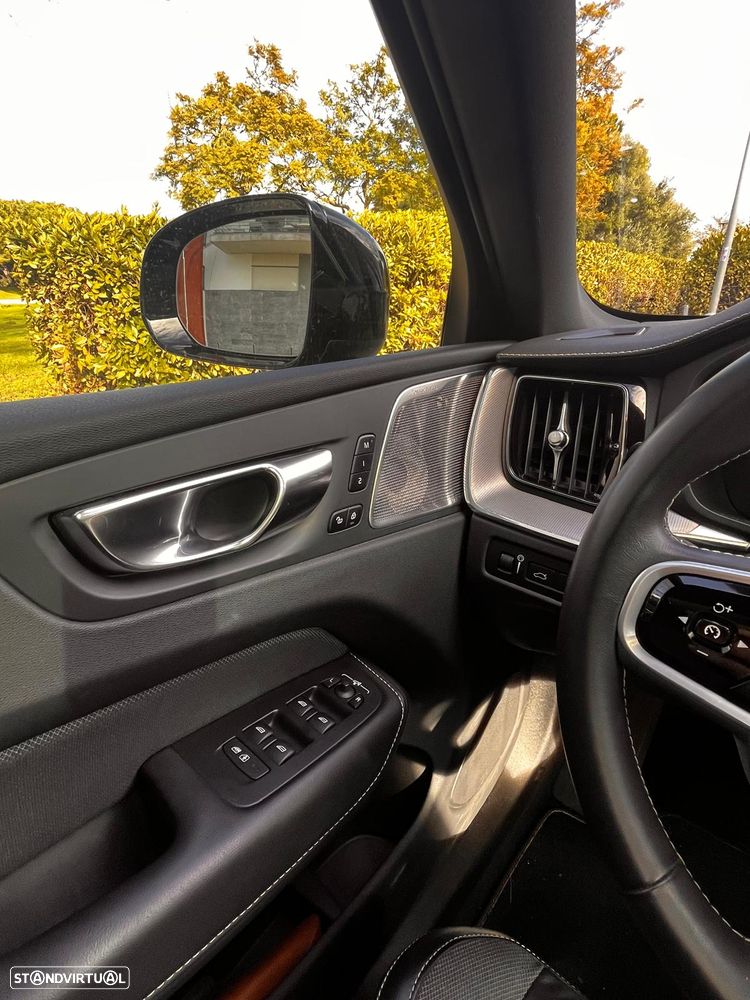 Volvo XC 60 2.0 T6 PHEV R-Design AWD - 10