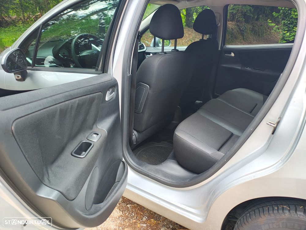 Peugeot 207 1.4 HDi Premium - 14