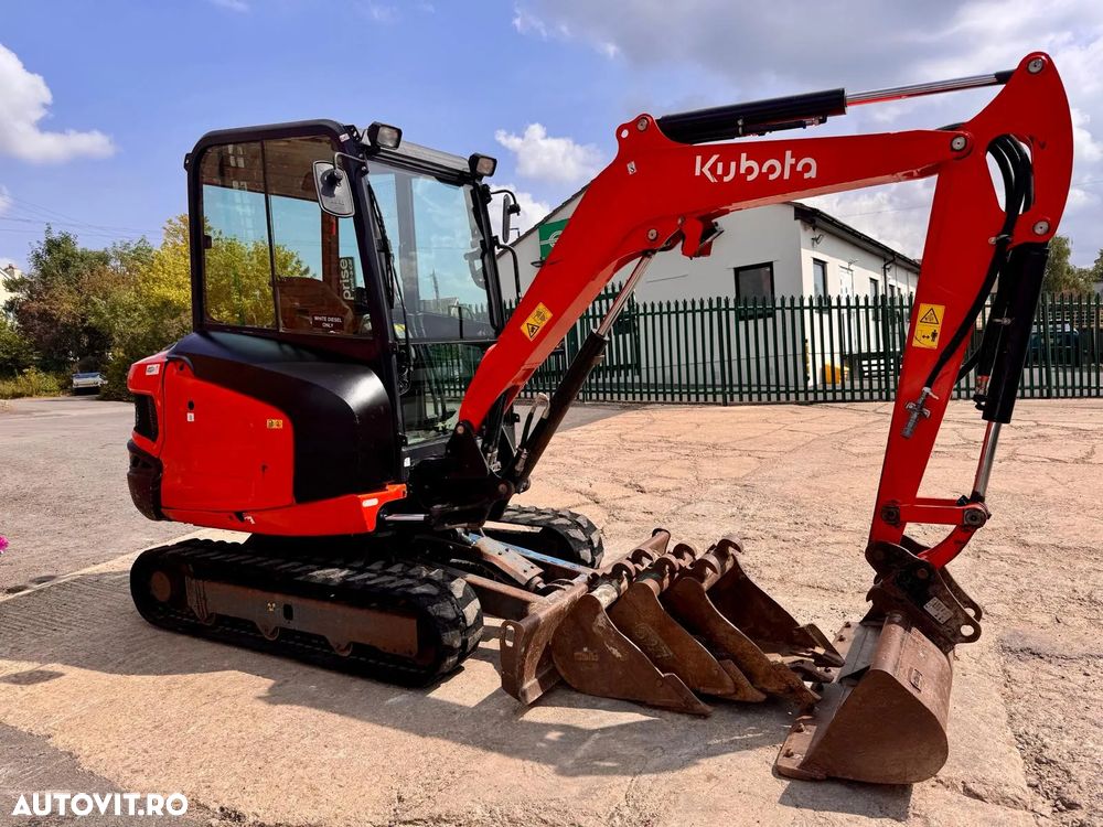 Kubota KX027 - 1