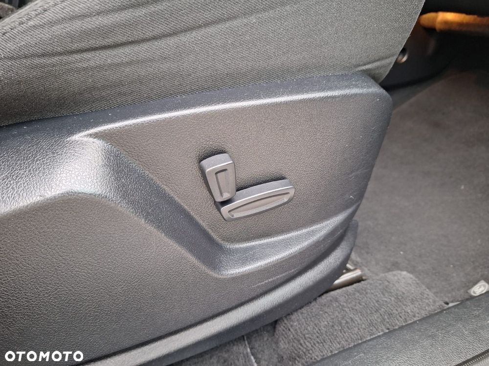 Ford S-Max 2.0 TDCi DPF Titanium X - 21