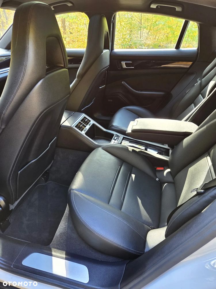 Porsche Panamera Standard - 10