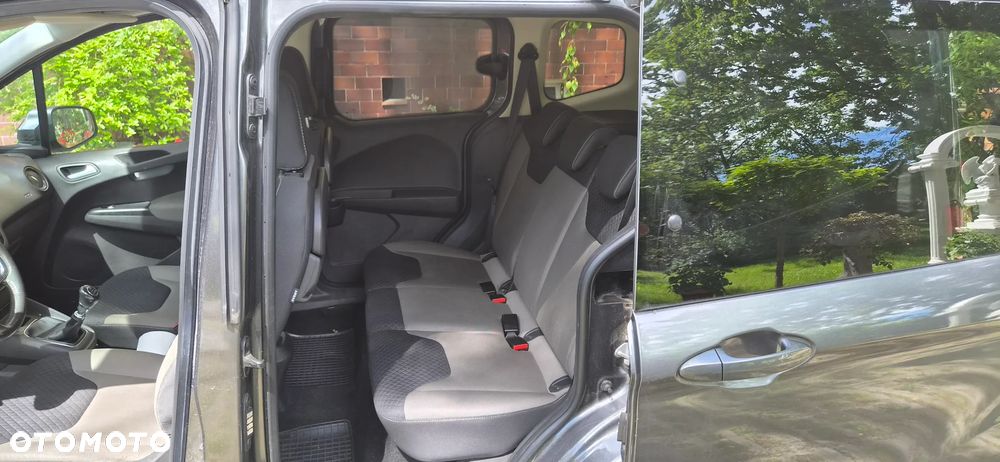 Ford Tourneo Courier - 11