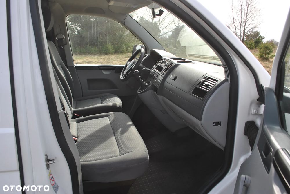 Volkswagen Transporter - 2