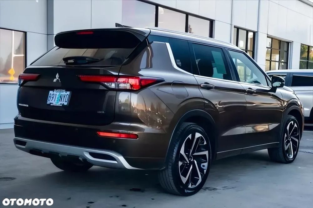 Mitsubishi Outlander - 6