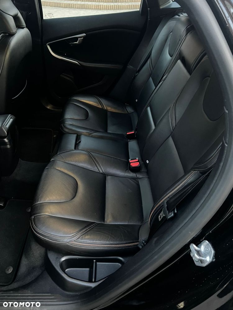 Volvo V40 D2 Drive-E Momentum - 11