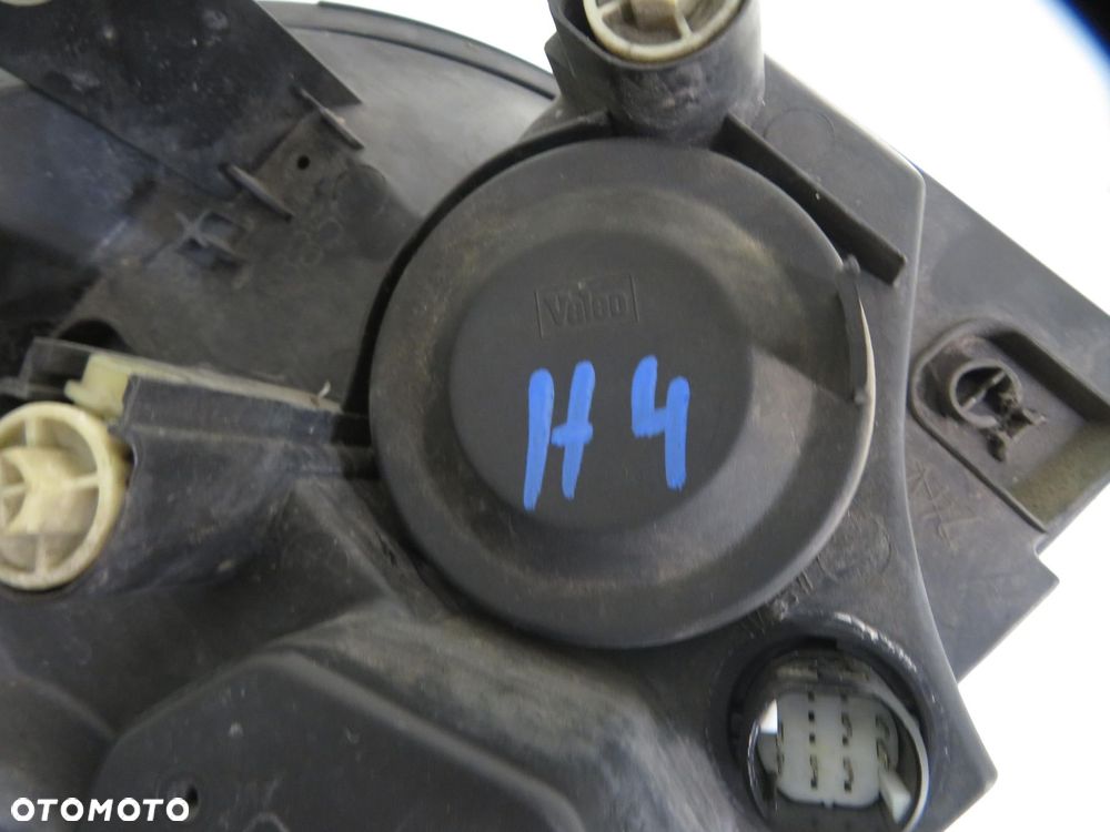 LAMPA LEWA PRZEDNIA FIAT GRANDE PUNTO 89101387 - 8